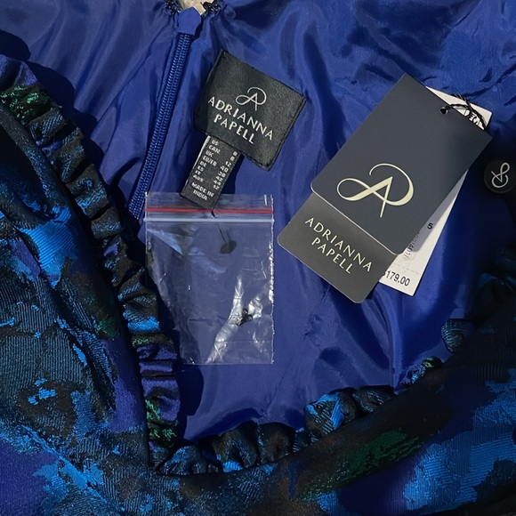 Women's V-Neck High-Low Jacquard Dress - Picture 9 of 10